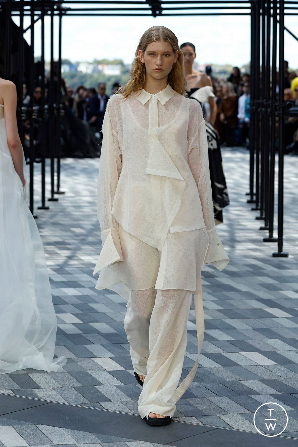 Fashion Week New York Spring/Summer 2025 look 40 from the Jason Wu collection 女装