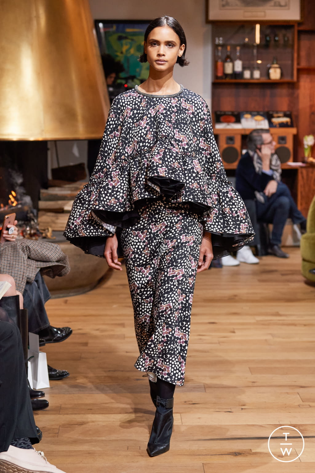 Fashion Week Paris Spring/Summer 2020 look 12 de la collection Julie de Libran couture