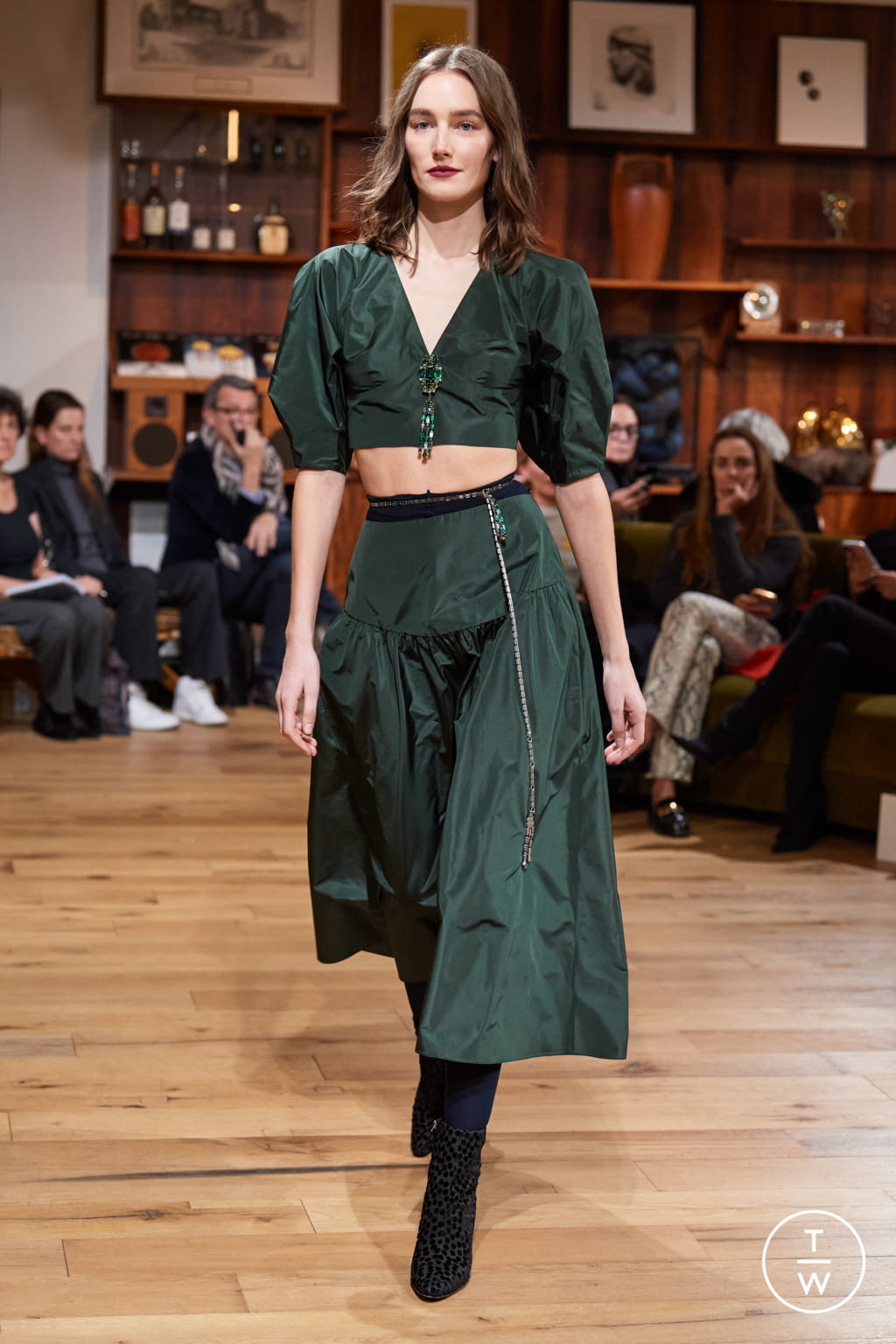Fashion Week Paris Spring/Summer 2020 look 13 de la collection Julie de Libran couture