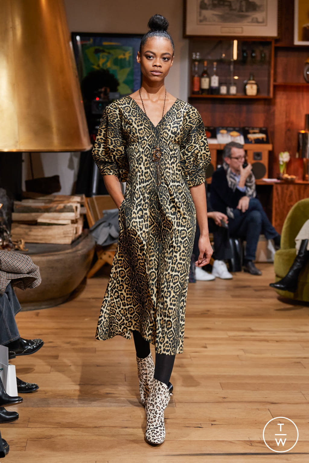 Fashion Week Paris Spring/Summer 2020 look 16 de la collection Julie de Libran couture