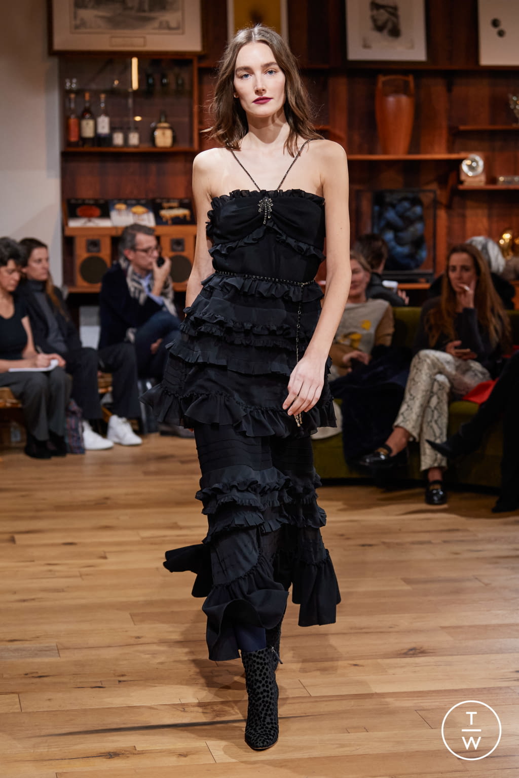 Fashion Week Paris Spring/Summer 2020 look 21 from the Julie de Libran collection couture