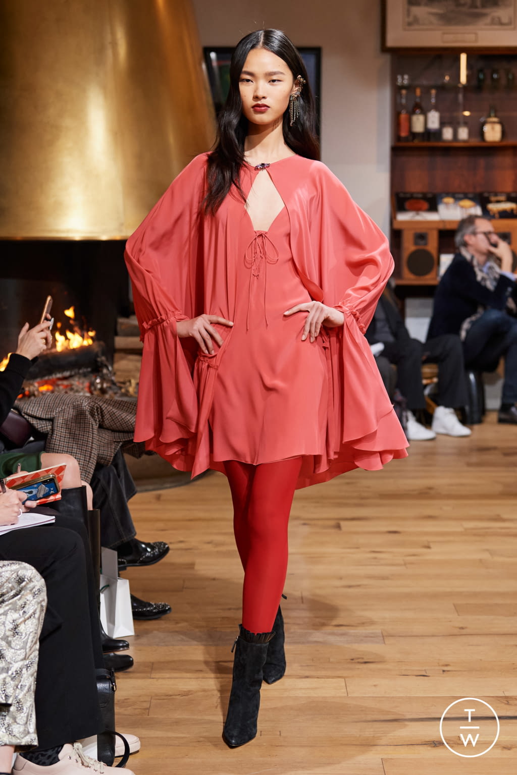 Fashion Week Paris Spring/Summer 2020 look 3 de la collection Julie de Libran couture