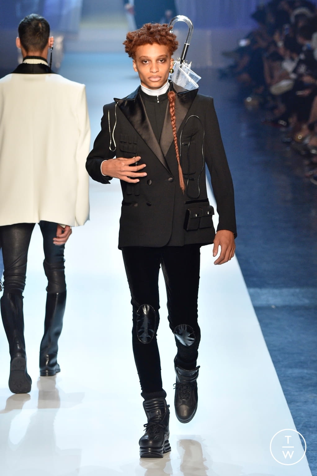 Fashion Week Paris Fall/Winter 2018 look 10 de la collection Jean Paul Gaultier couture