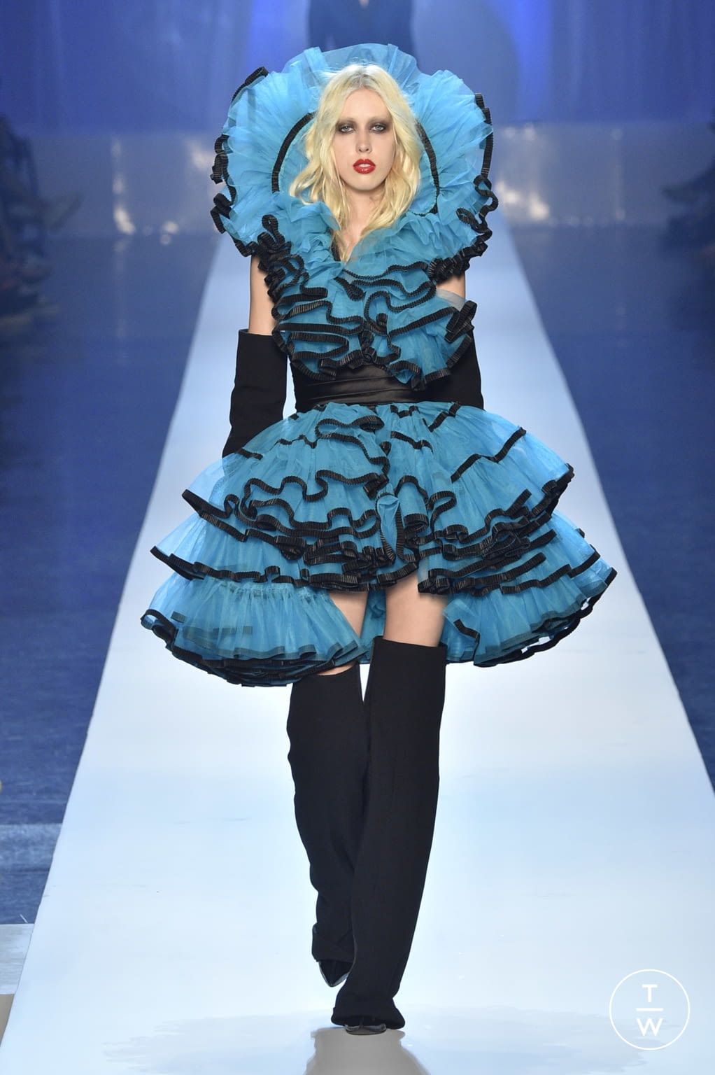 Fashion Week Paris Fall/Winter 2018 look 31 from the Jean Paul Gaultier collection couture