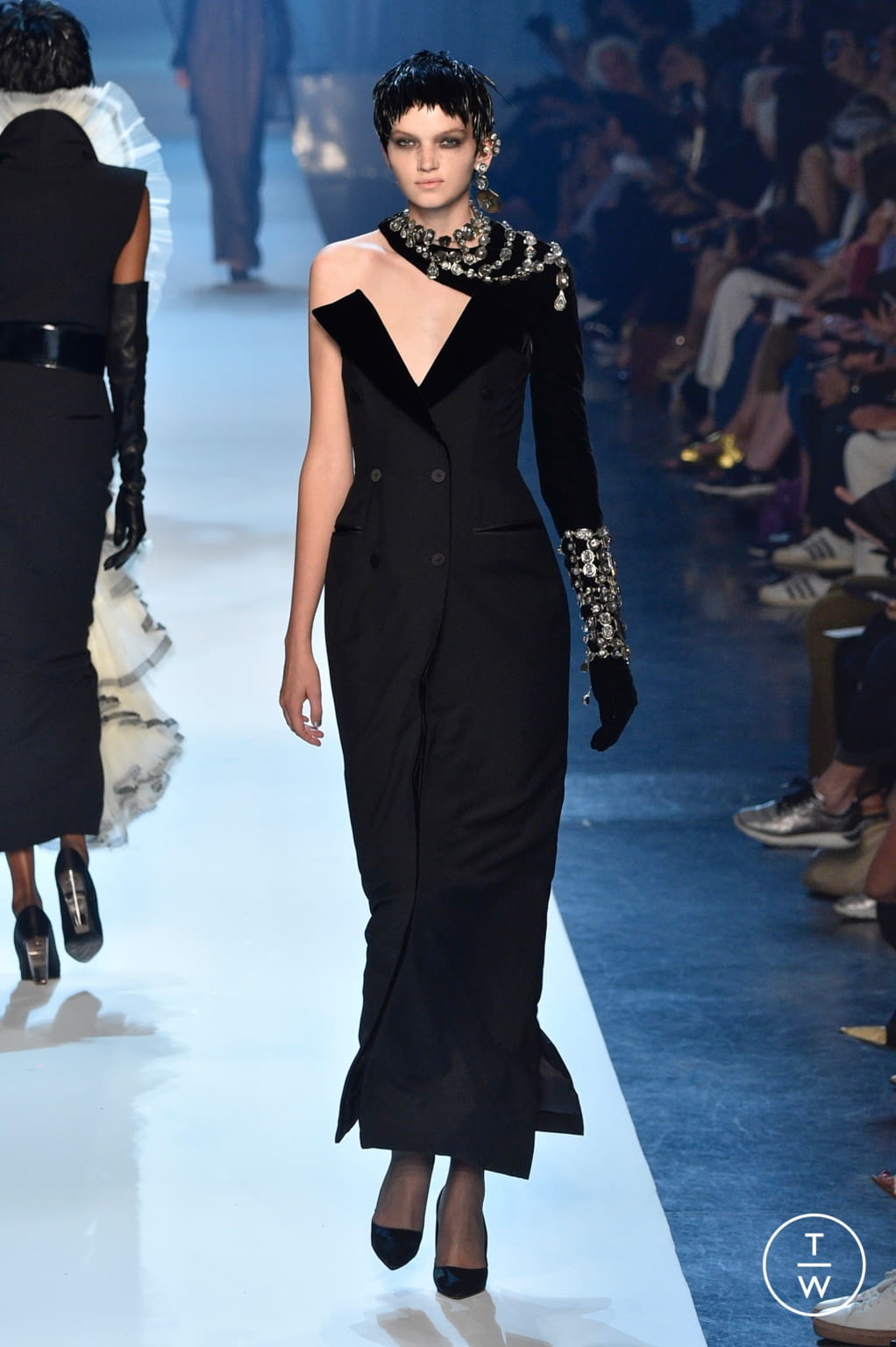 Fashion Week Paris Fall/Winter 2018 look 36 from the Jean Paul Gaultier collection couture