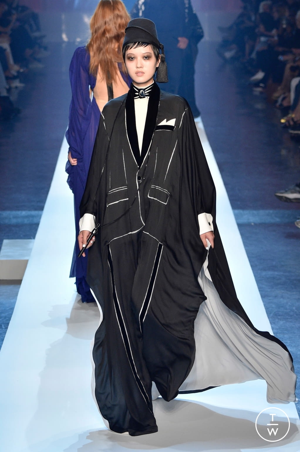 Fashion Week Paris Fall/Winter 2018 look 54 from the Jean Paul Gaultier collection 高级定制