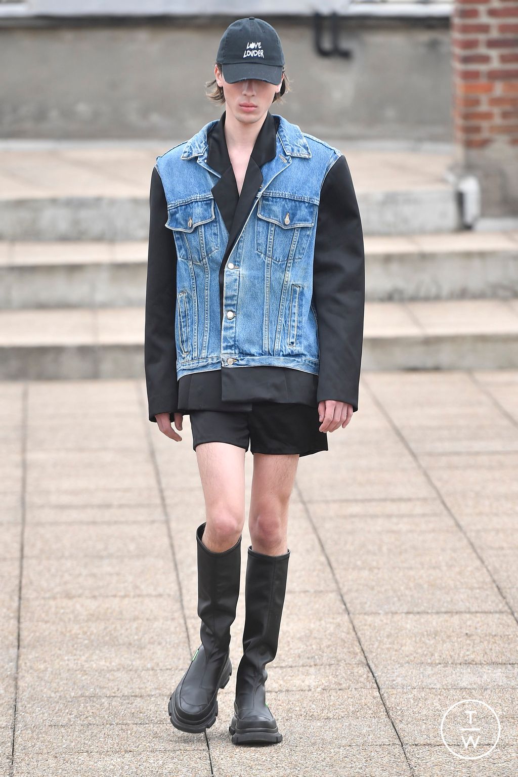 Fashion Week Paris Spring-Summer 2025 look 7 from the Jeanne Friot collection 男装