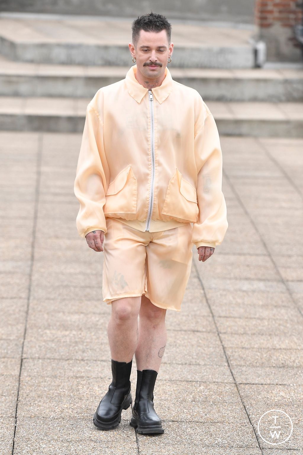 Fashion Week Paris Spring-Summer 2025 look 18 from the Jeanne Friot collection 男装