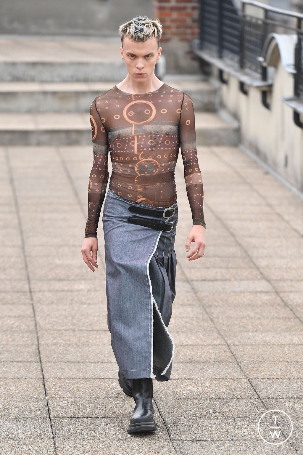 Fashion Week Paris Spring-Summer 2025 look 22 from the Jeanne Friot collection menswear