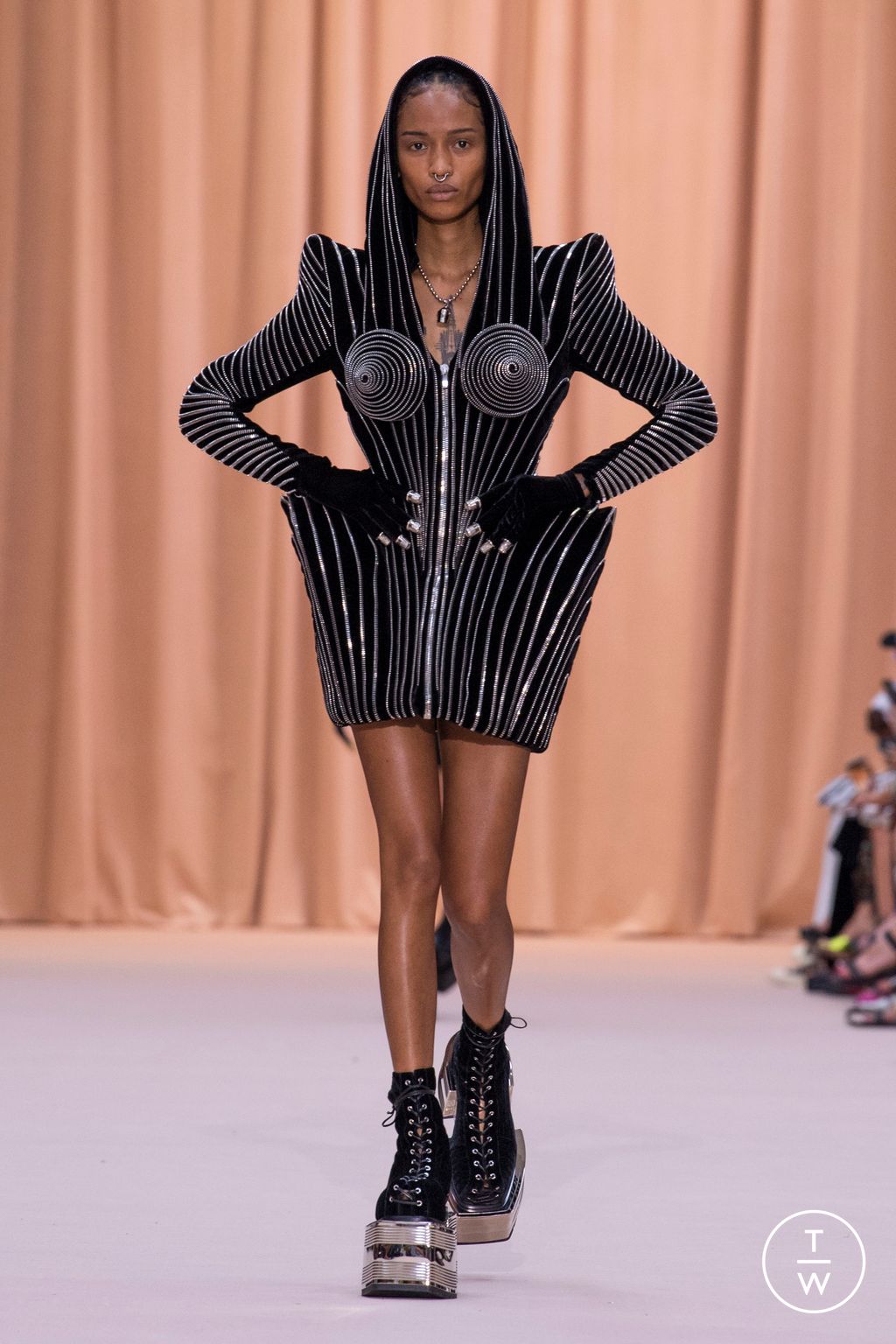 Fashion Week Paris Fall/Winter 2022 look 29 from the Jean Paul Gaultier collection couture