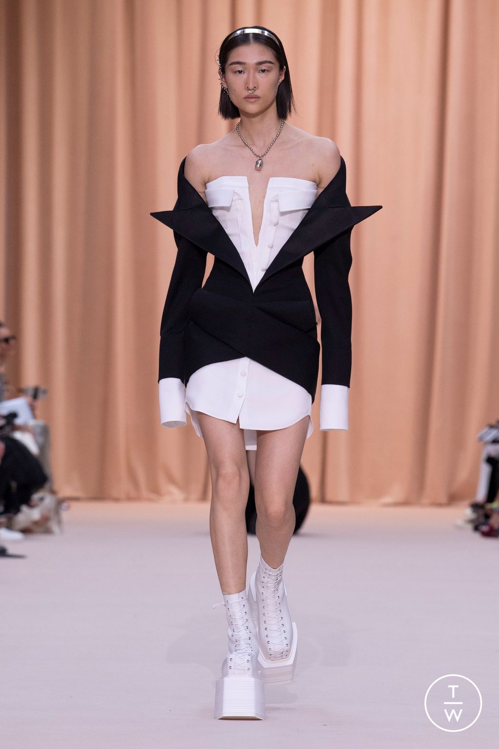 Fashion Week Paris Fall/Winter 2022 look 36 de la collection Jean Paul Gaultier couture