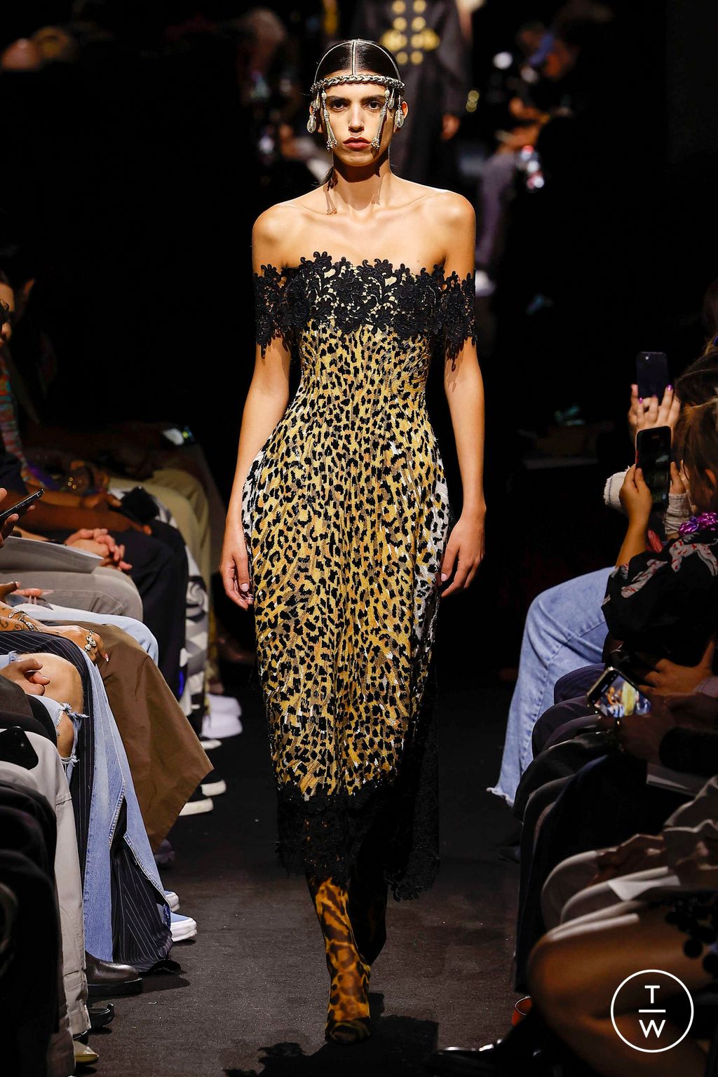 Fashion Week Paris Fall/Winter 2023 look 14 de la collection Jean Paul Gaultier couture