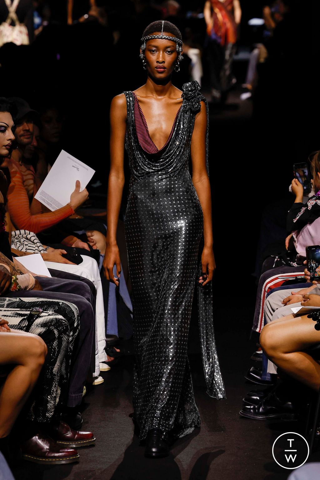 Fashion Week Paris Fall/Winter 2023 look 29 de la collection Jean Paul Gaultier couture