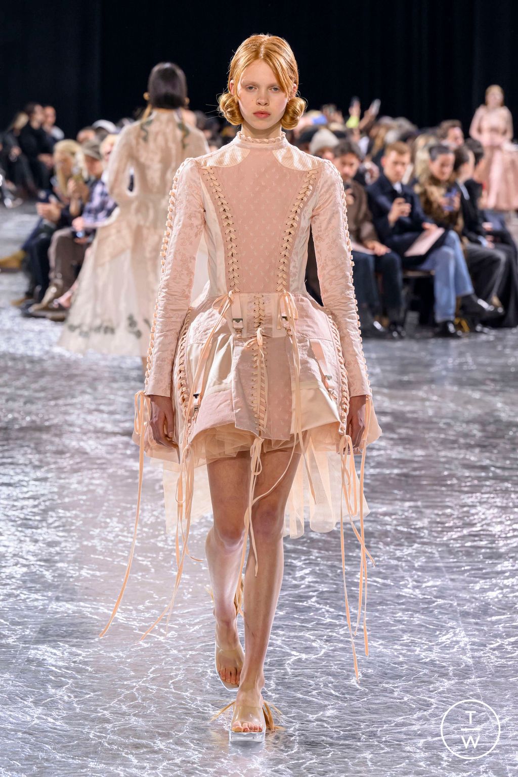 Fashion Week Paris Spring/Summer 2024 look 2 de la collection Jean Paul Gaultier couture