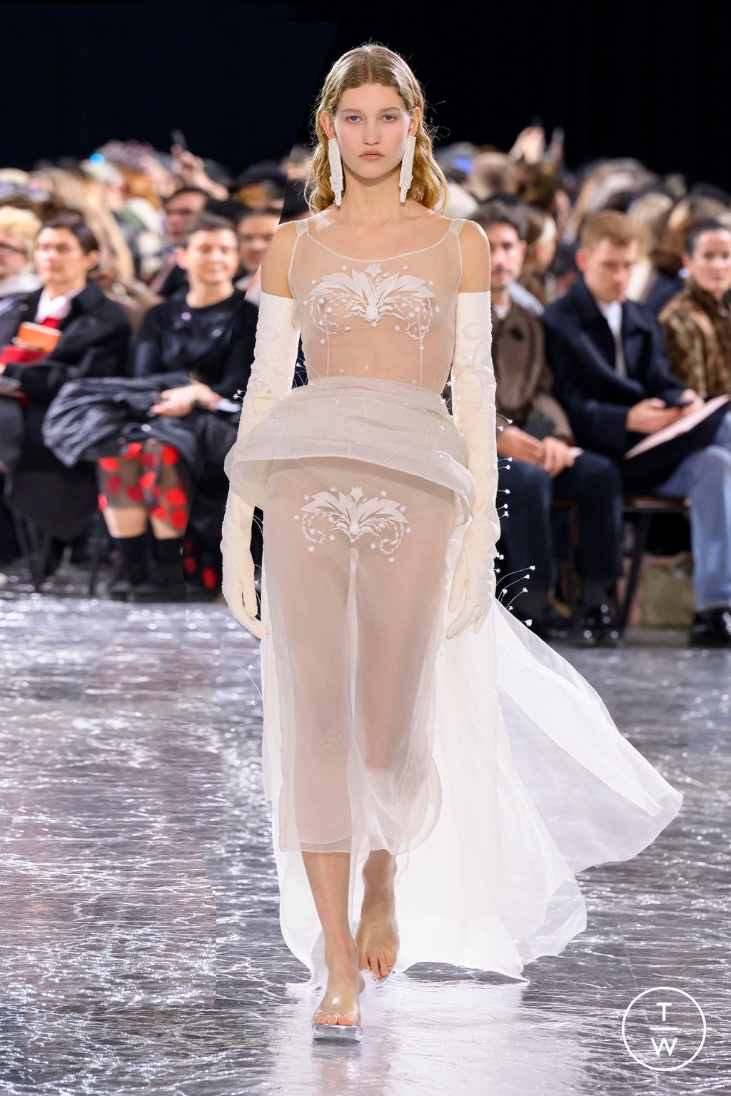 Fashion Week Paris Spring/Summer 2024 look 10 de la collection Jean Paul Gaultier couture