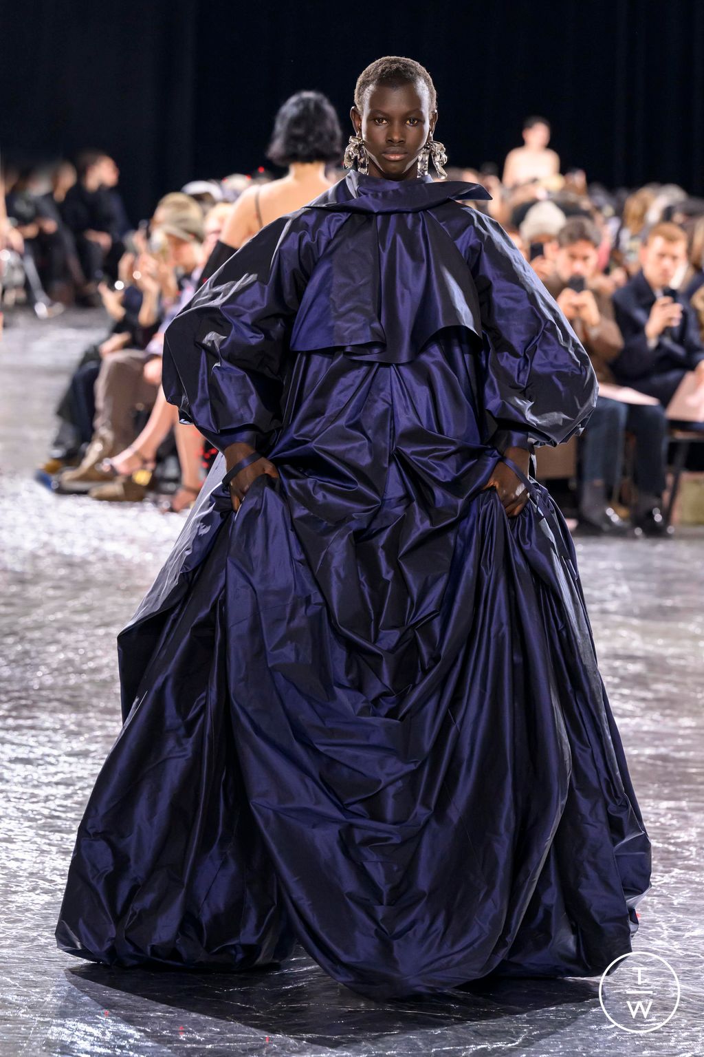 Fashion Week Paris Spring/Summer 2024 look 13 de la collection Jean Paul Gaultier couture