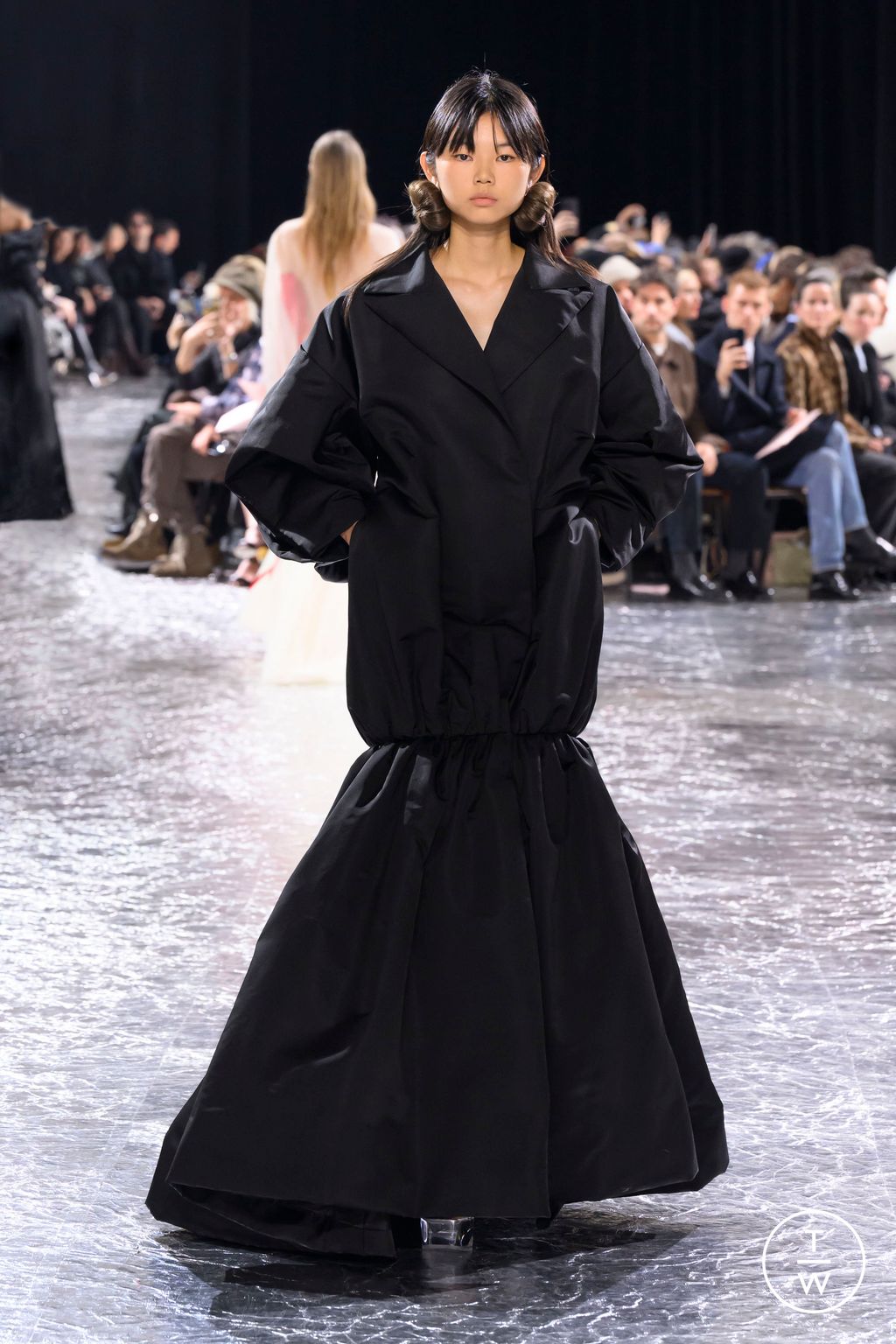 Fashion Week Paris Spring/Summer 2024 look 30 de la collection Jean Paul Gaultier couture