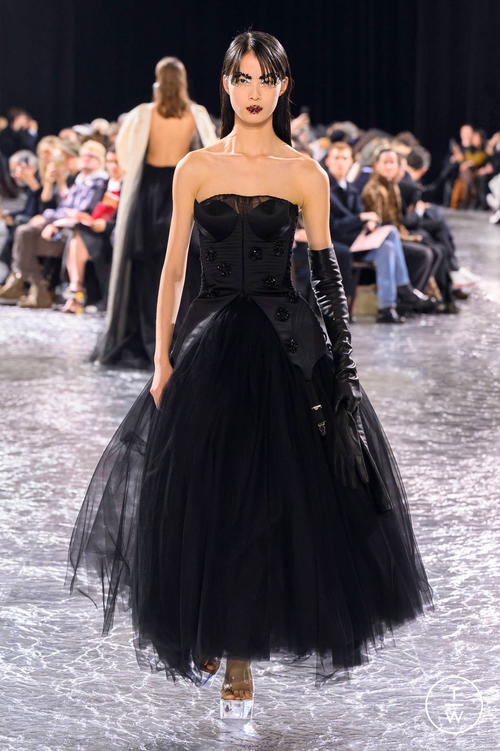 Fashion Week Paris Spring/Summer 2024 look 34 de la collection Jean Paul Gaultier couture