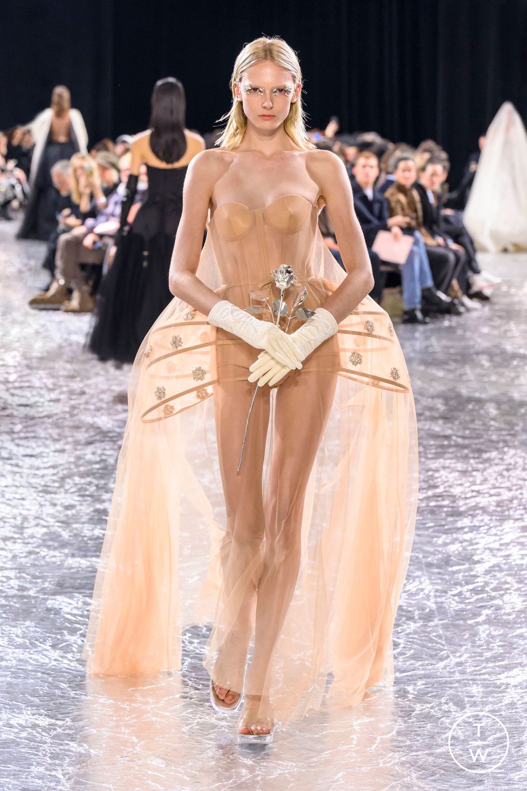 Fashion Week Paris Spring/Summer 2024 look 35 de la collection Jean Paul Gaultier couture