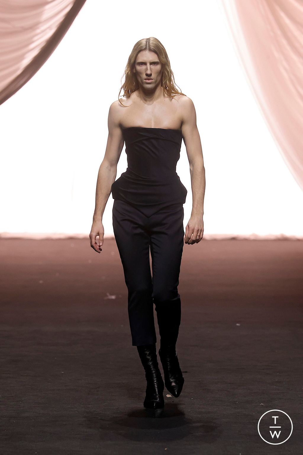 Fashion Week Paris Spring/Summer 2025 look 83 from the Jean Paul Gaultier collection couture