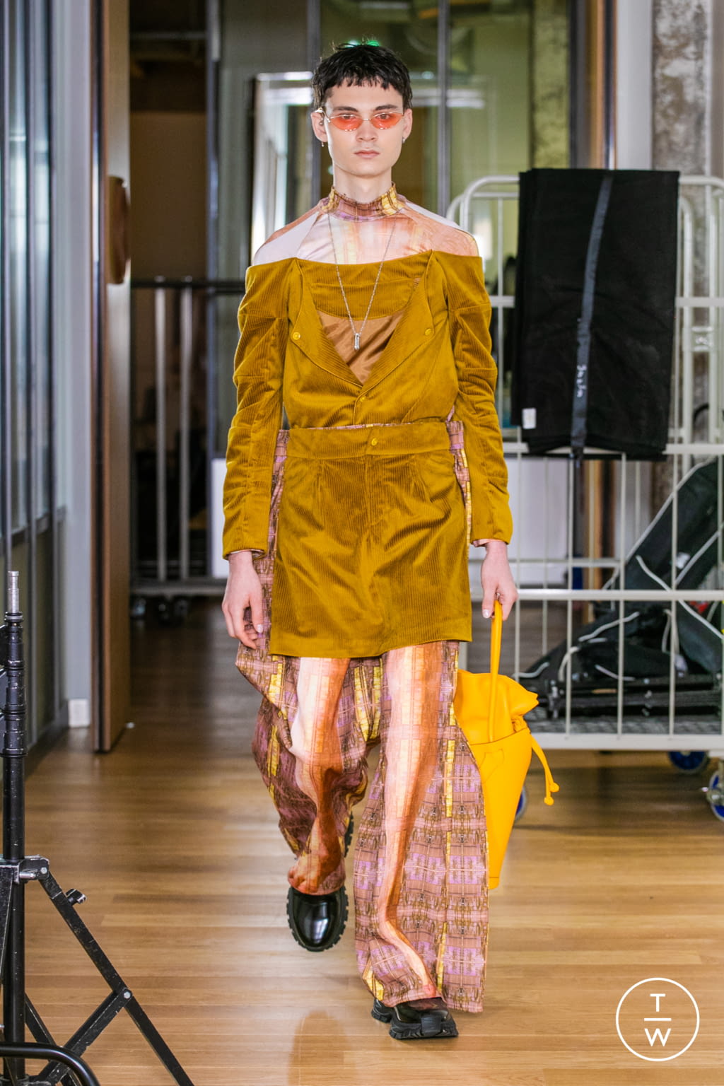 Fashion Week Paris Fall/Winter 2021 look 71 from the IFM PARIS collection womenswear