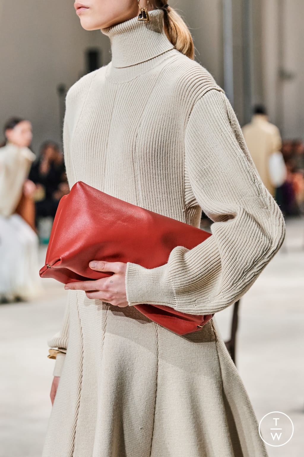 Fashion Week Milan Fall/Winter 2020 look 14 from the Jil Sander collection womenswear accessories
