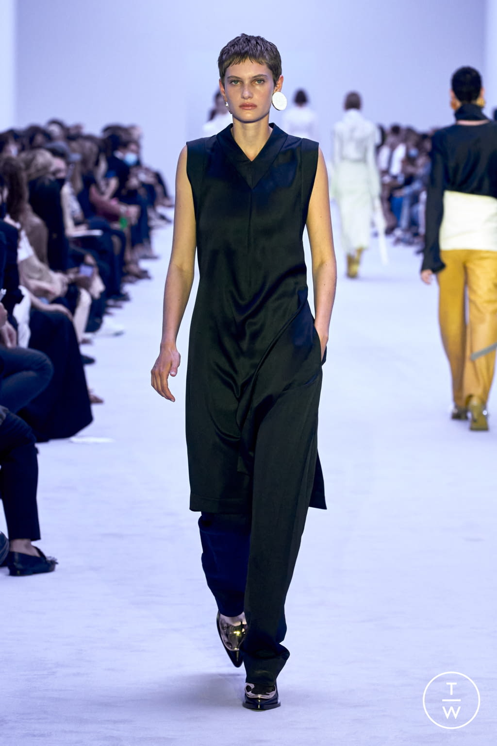 Fashion Week Milan Spring/Summer 2022 look 23 from the Jil Sander collection womenswear
