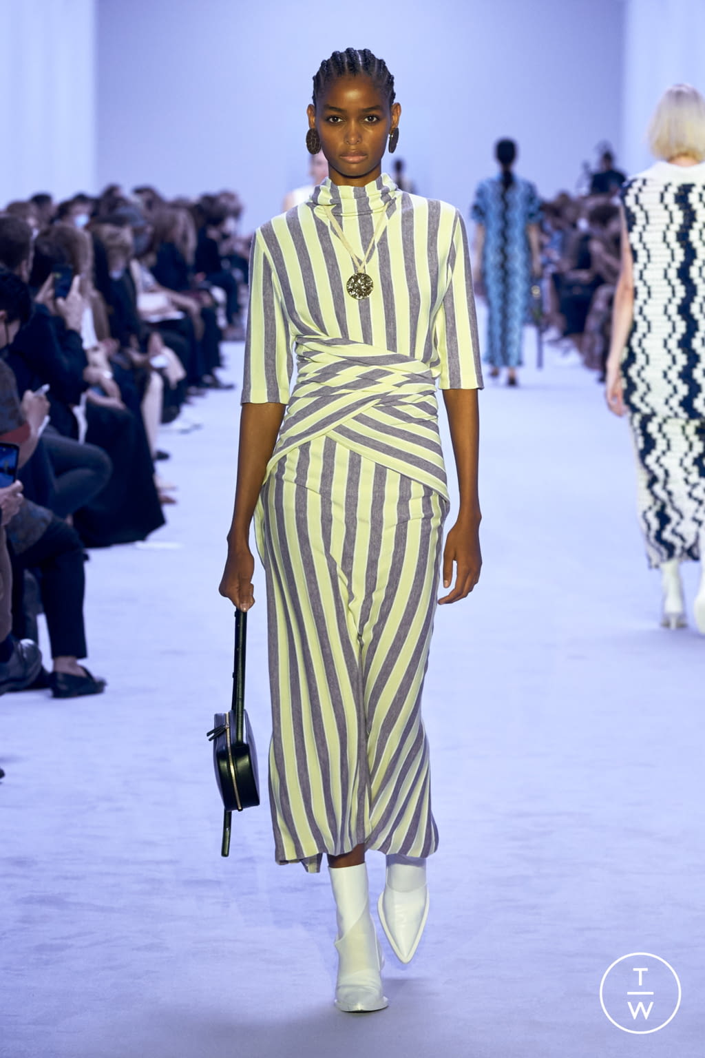 Fashion Week Milan Spring/Summer 2022 look 38 from the Jil Sander collection womenswear