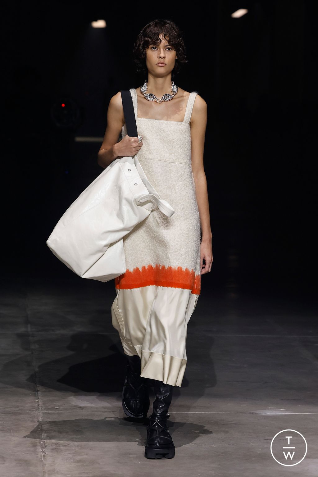 Fashion Week Milan Fall/Winter 2023 look 17 from the Jil Sander collection womenswear