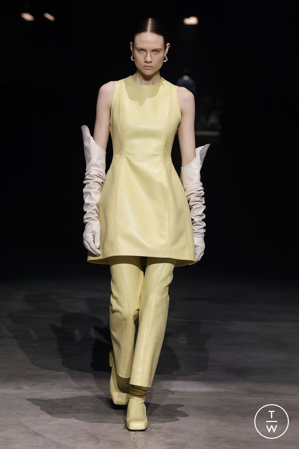 Fashion Week Milan Fall/Winter 2023 look 34 from the Jil Sander collection womenswear