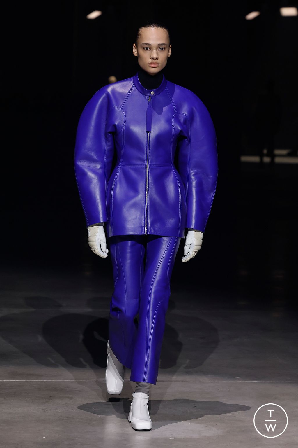 Fashion Week Milan Fall/Winter 2023 look 37 from the Jil Sander collection womenswear