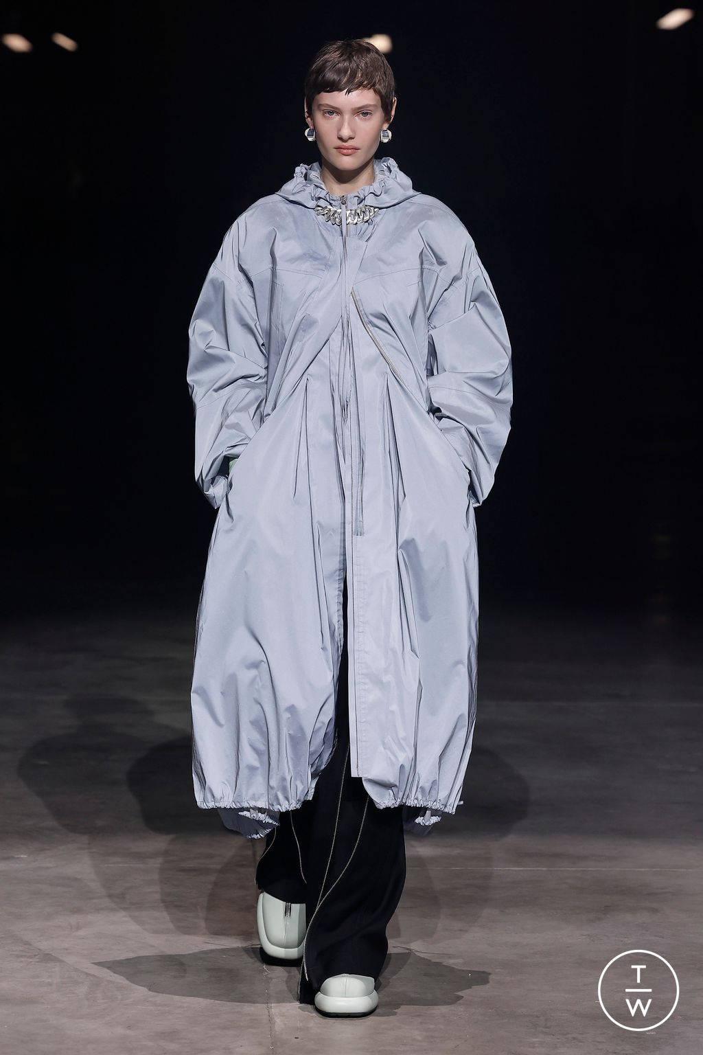 Fashion Week Milan Fall/Winter 2023 look 44 from the Jil Sander collection womenswear
