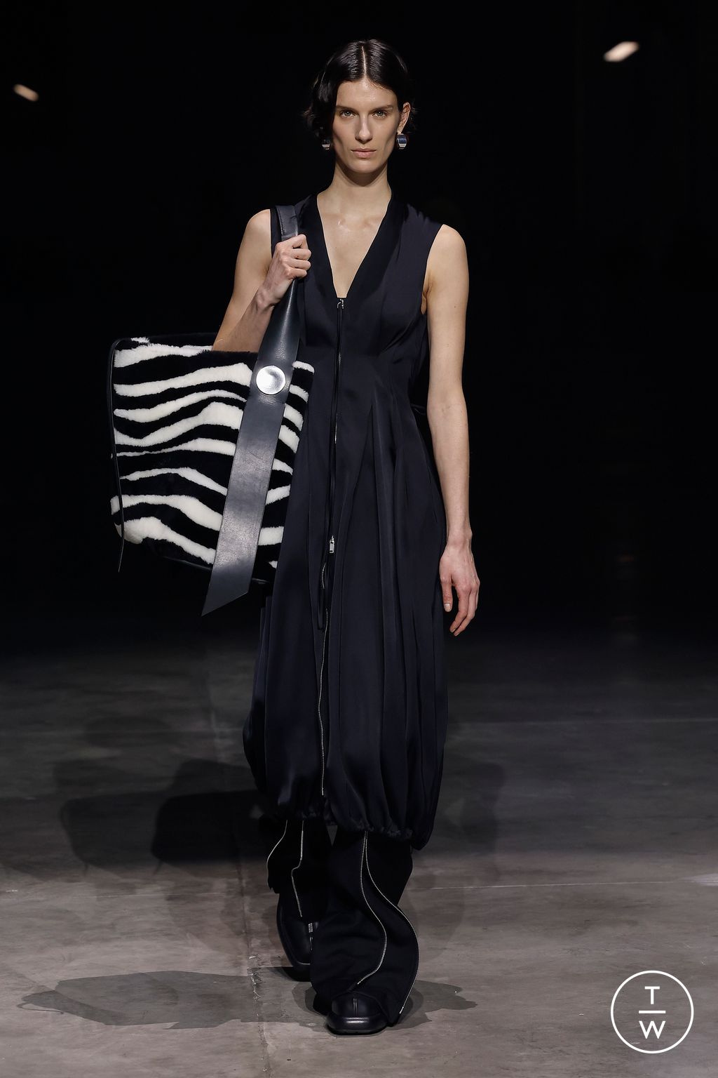 Fashion Week Milan Fall/Winter 2023 look 45 from the Jil Sander collection womenswear