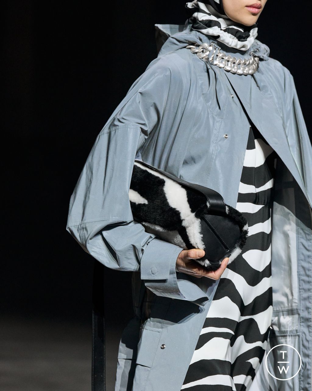 Fashion Week Milan Fall/Winter 2023 look 38 de la collection Jil Sander womenswear accessories