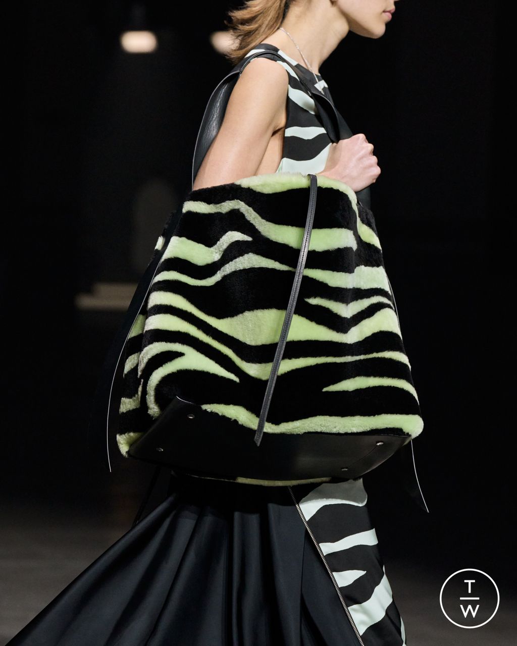 Fashion Week Milan Fall/Winter 2023 look 39 de la collection Jil Sander womenswear accessories
