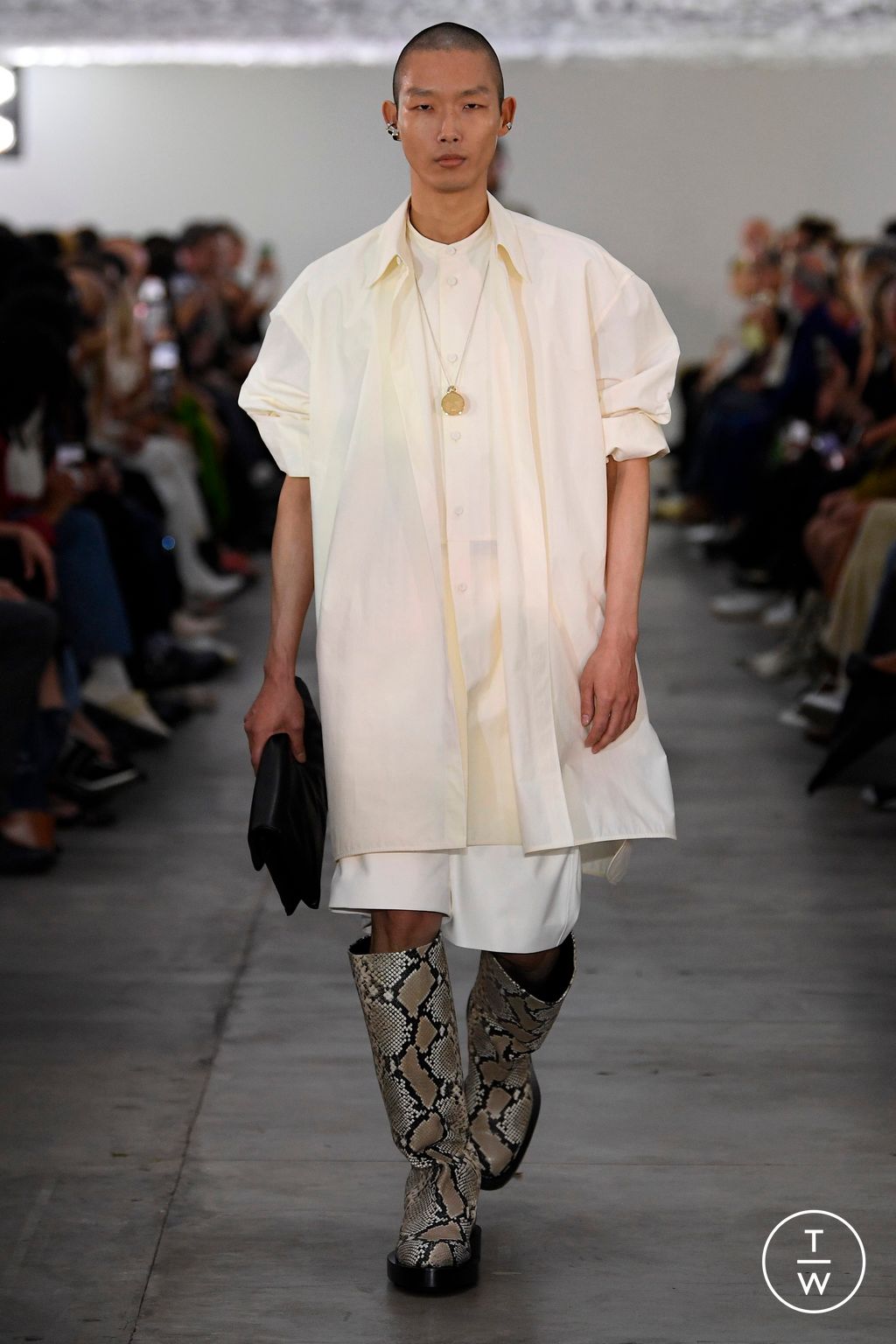 Fashion Week Milan Spring/Summer 2024 look 32 from the Jil Sander collection womenswear