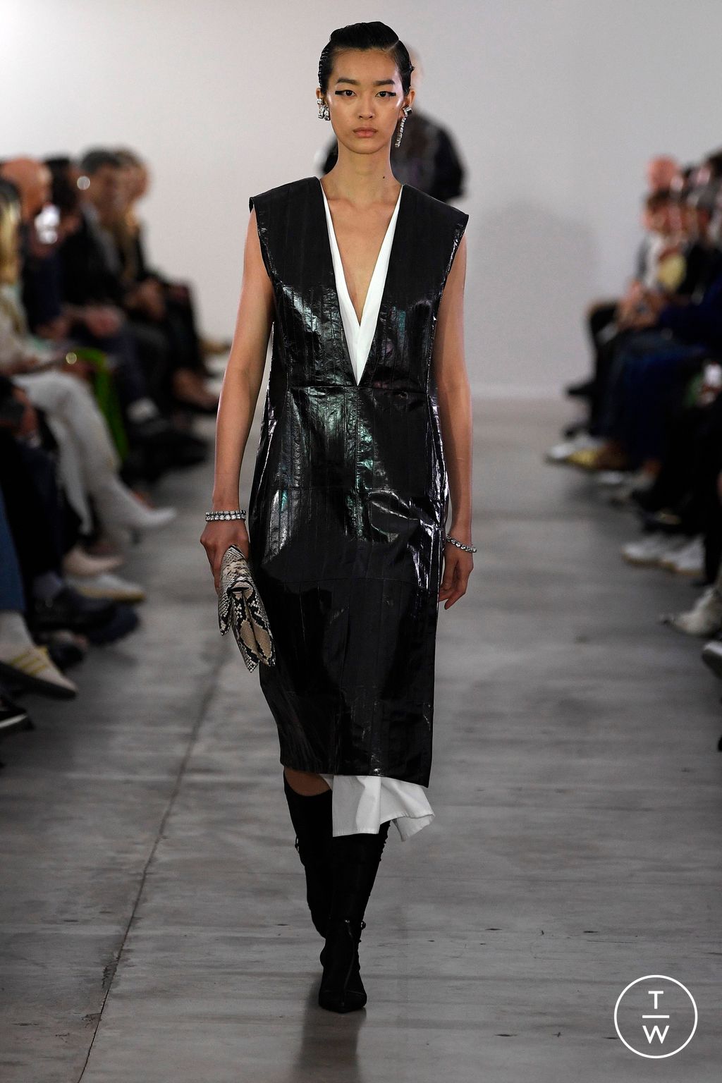 Fashion Week Milan Spring/Summer 2024 look 37 from the Jil Sander collection womenswear