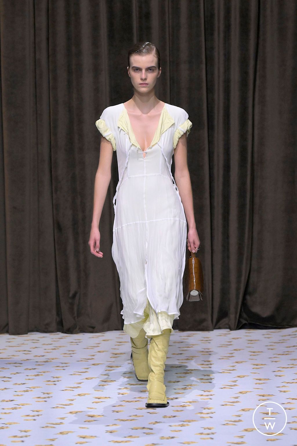 Fashion Week Milan Spring/Summer 2025 look 26 from the Jil Sander collection womenswear