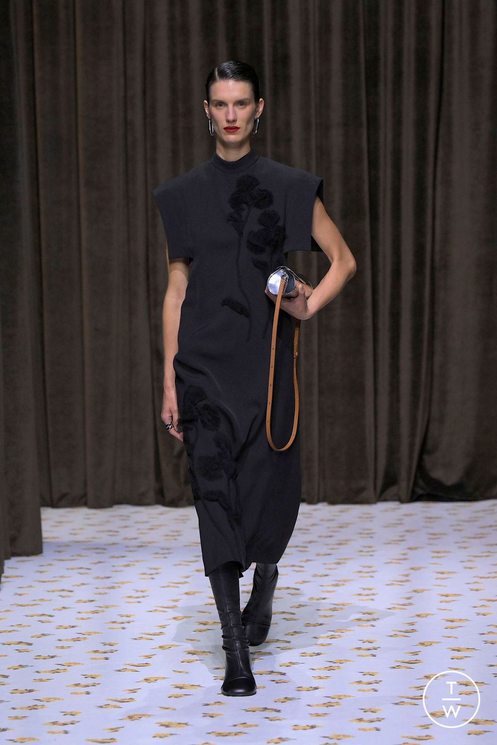 Fashion Week Milan Spring/Summer 2025 look 33 from the Jil Sander collection 女装