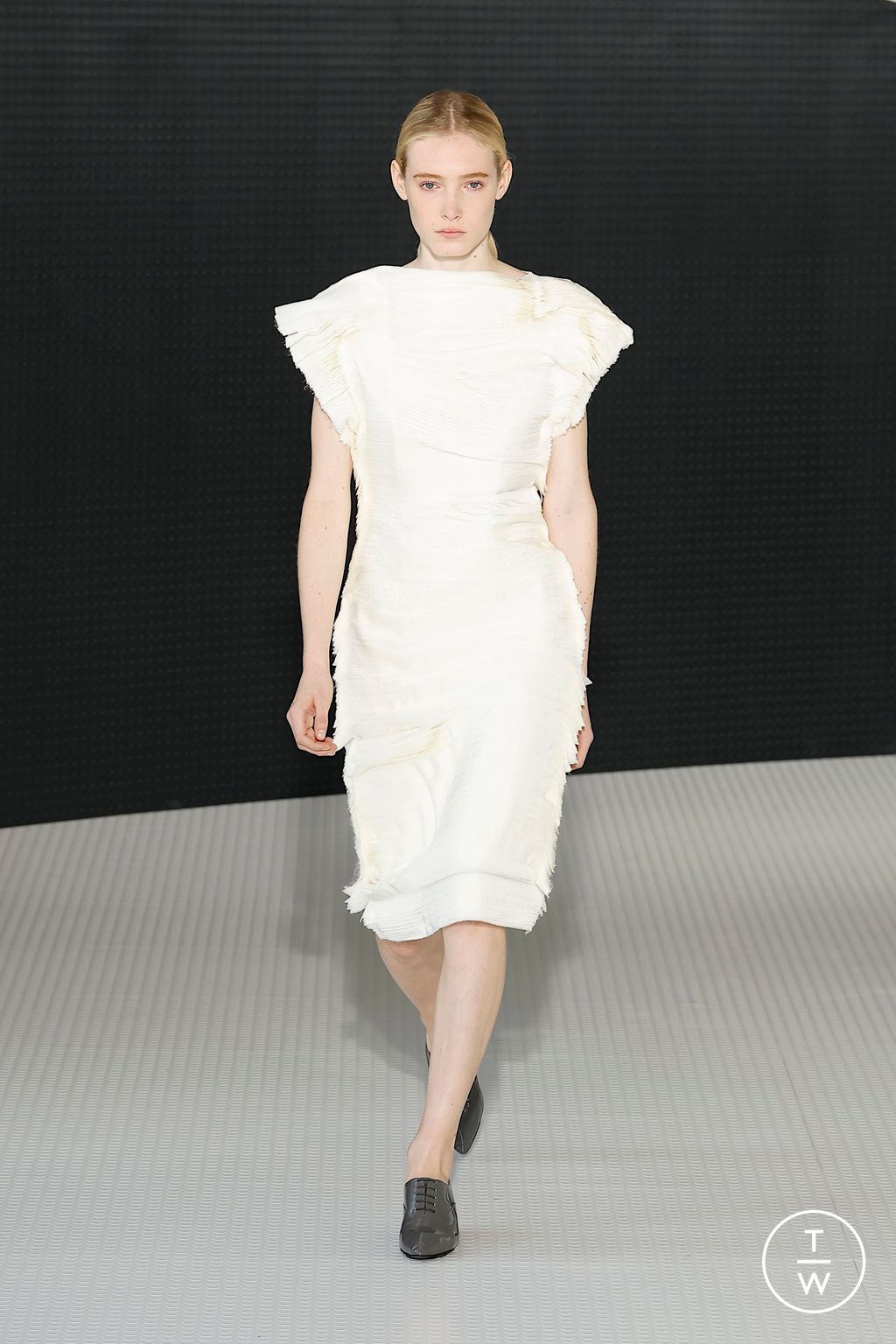 Fashion Week Milan Spring/Summer 2026 look 36 from the Jil Sander collection womenswear