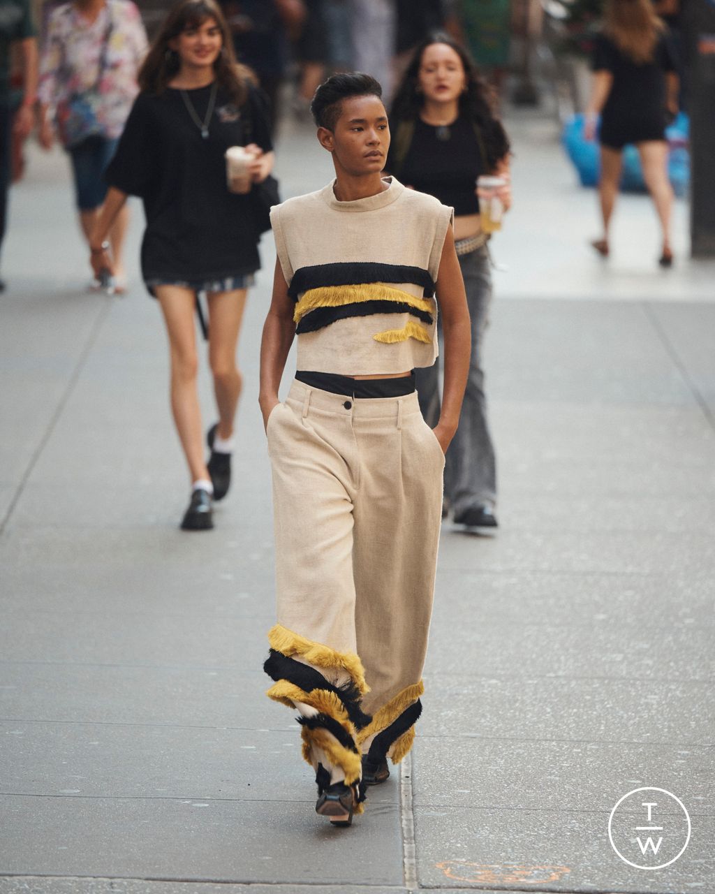 Fashion Week New York Spring/Summer 2024 look 1 de la collection Rachel Comey womenswear