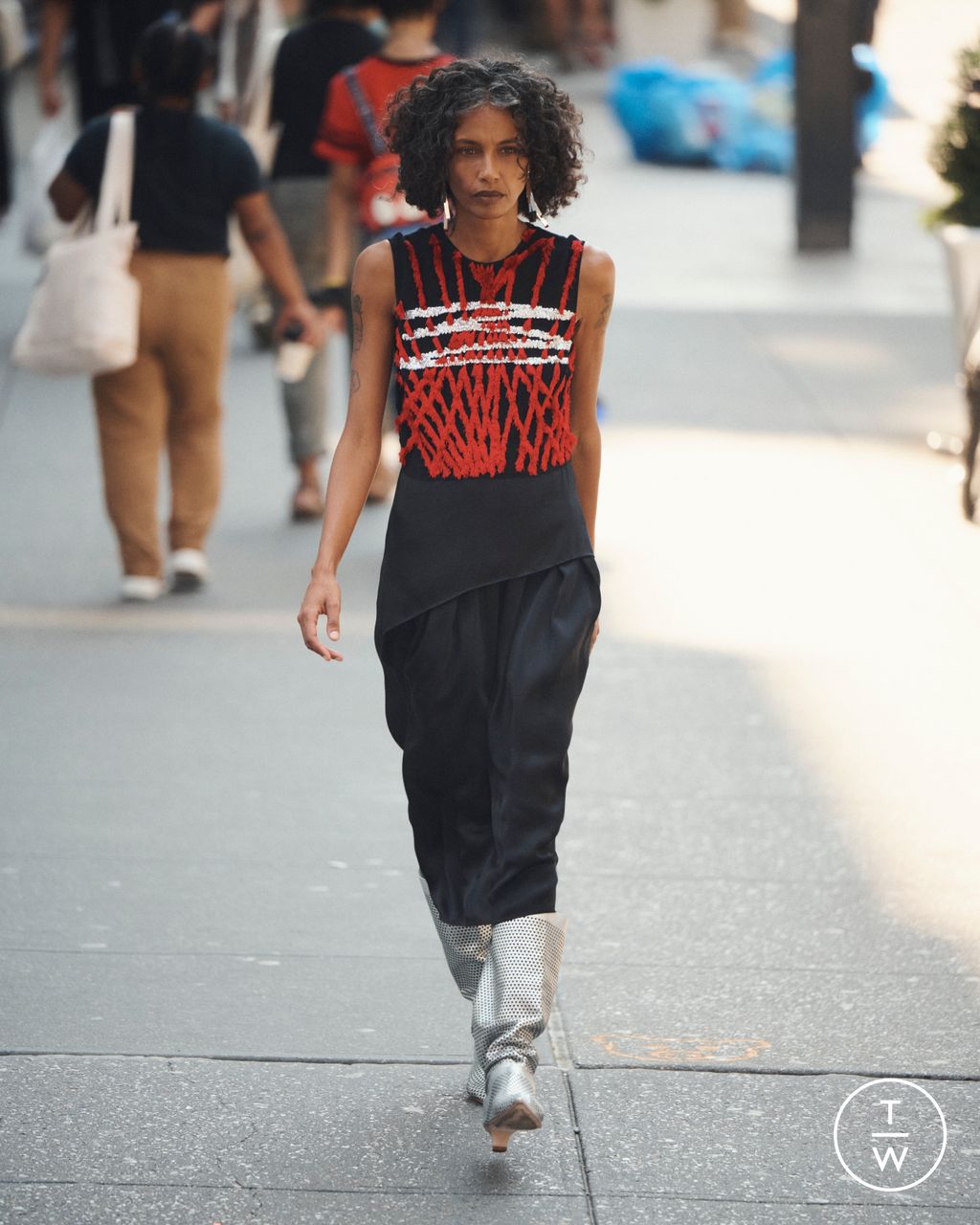 Fashion Week New York Spring/Summer 2024 look 33 from the Rachel Comey collection womenswear