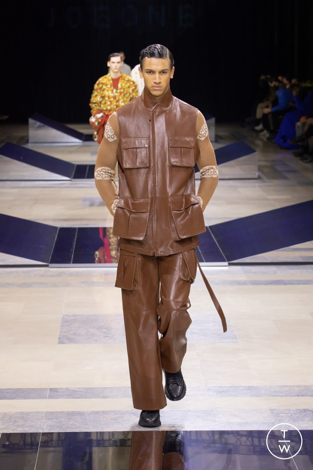 Fashion Week Paris Fall/Winter 2022 look 34 from the JOEONE collection menswear