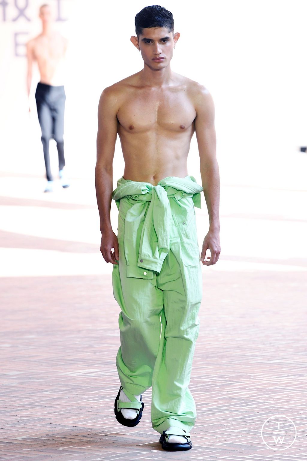 Fashion Week Milan Spring/Summer 2023 look 13 from the JOEONE collection 男装