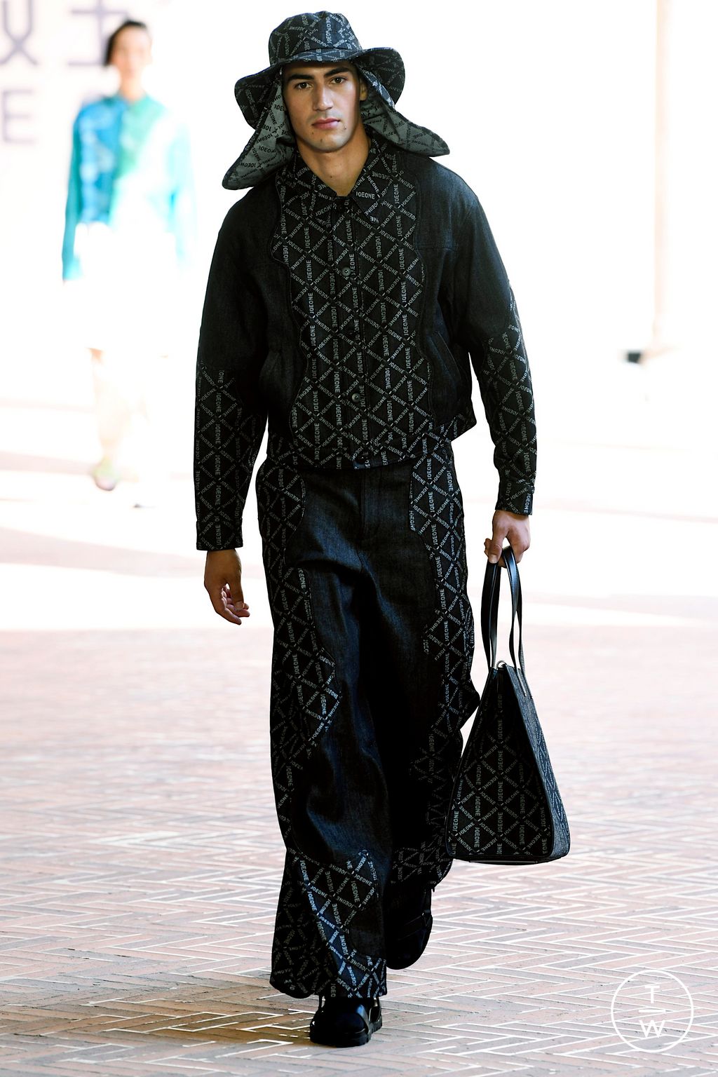 Fashion Week Milan Spring/Summer 2023 look 27 from the JOEONE collection menswear
