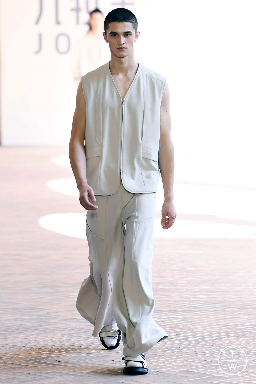 Fashion Week Milan Spring/Summer 2023 look 29 from the JOEONE collection menswear