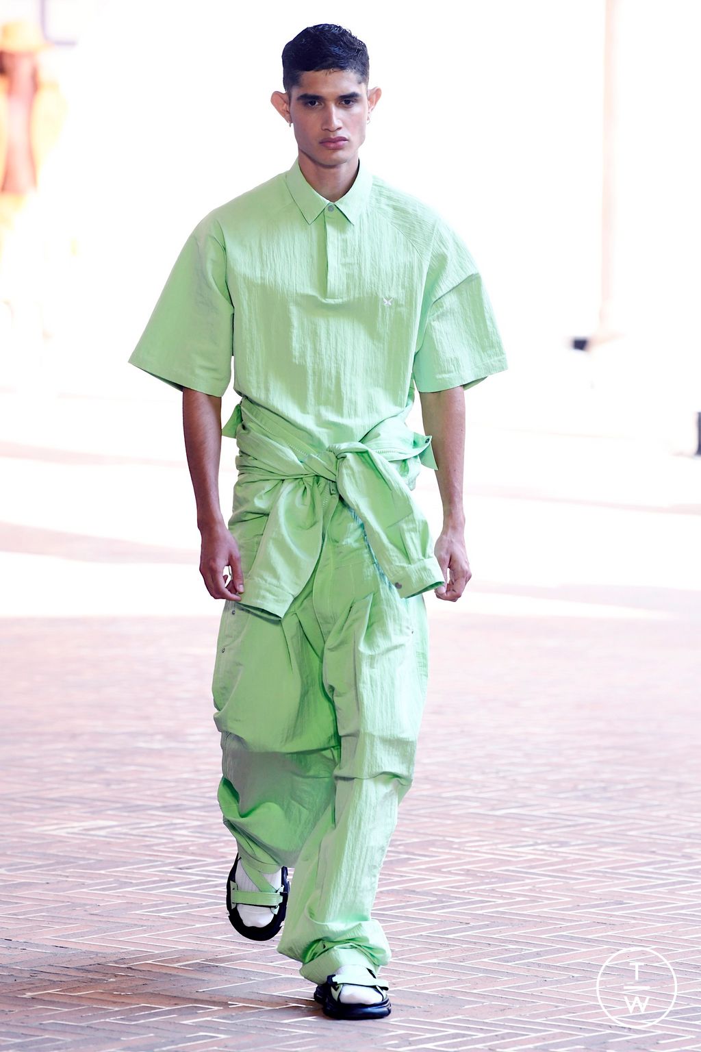 Fashion Week Milan Spring/Summer 2023 look 33 from the JOEONE collection menswear