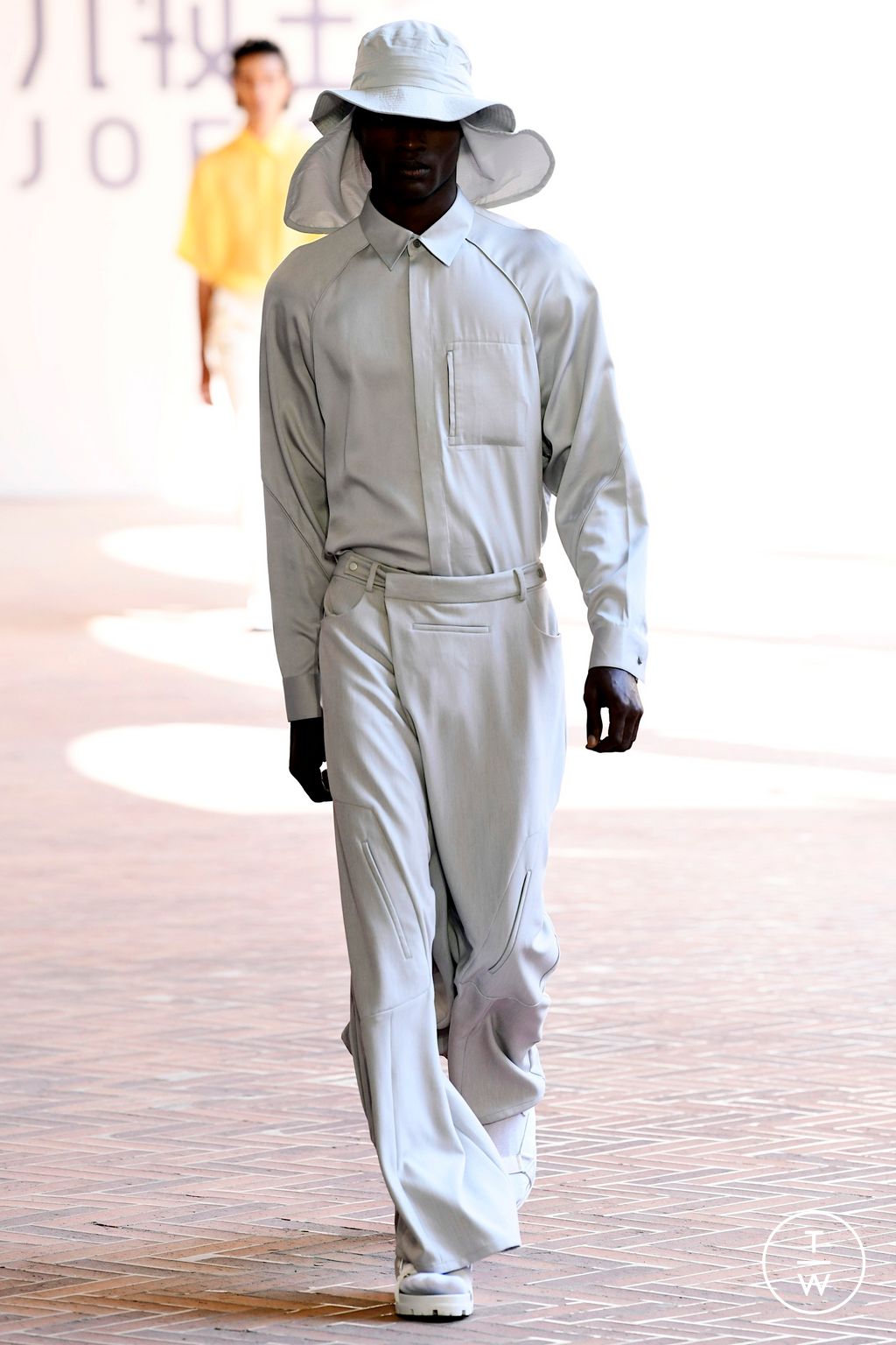 Fashion Week Milan Spring/Summer 2023 look 40 from the JOEONE collection menswear