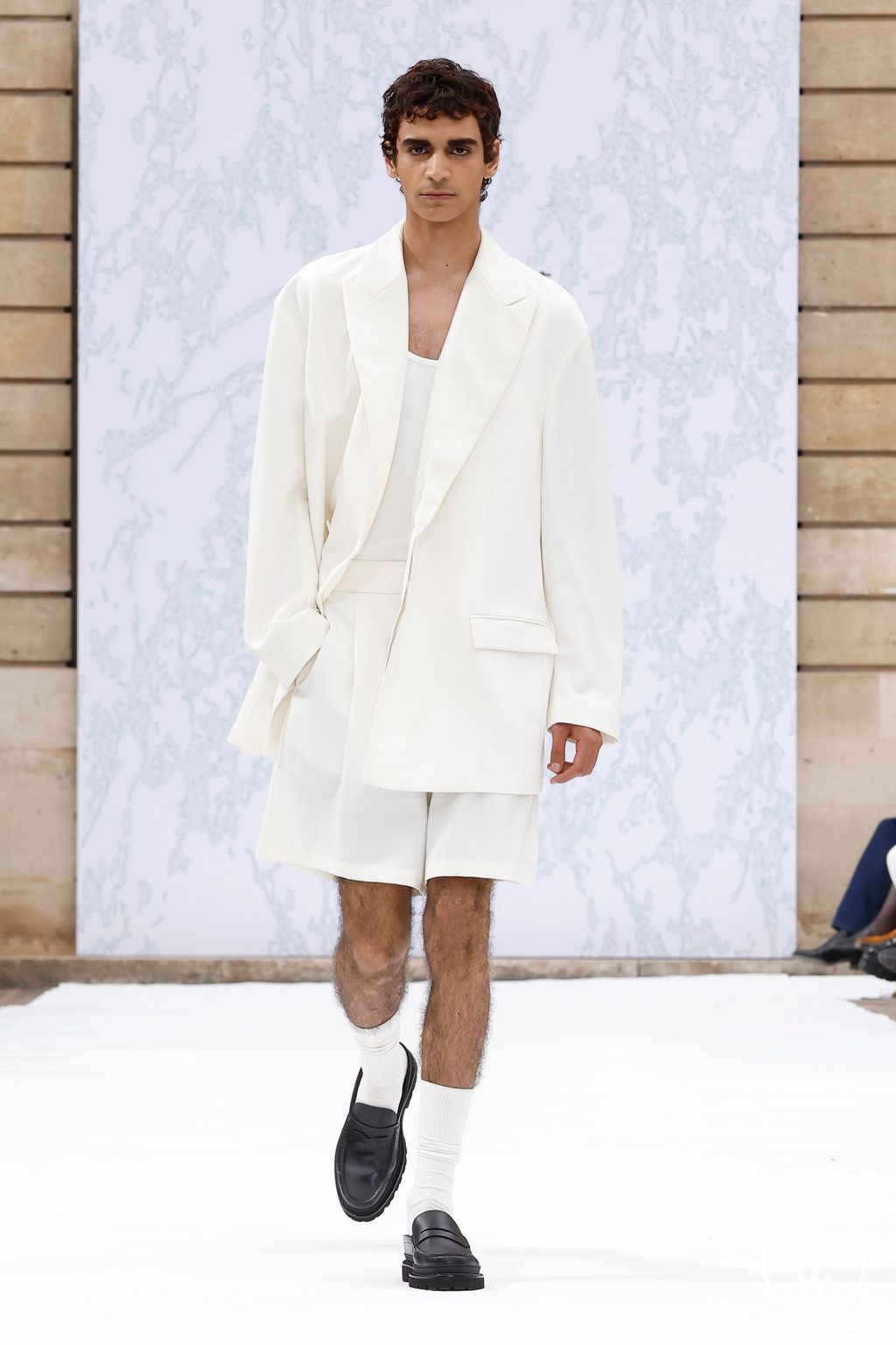 Fashion Week Paris Spring-Summer 2025 look 6 from the JOEONE collection menswear