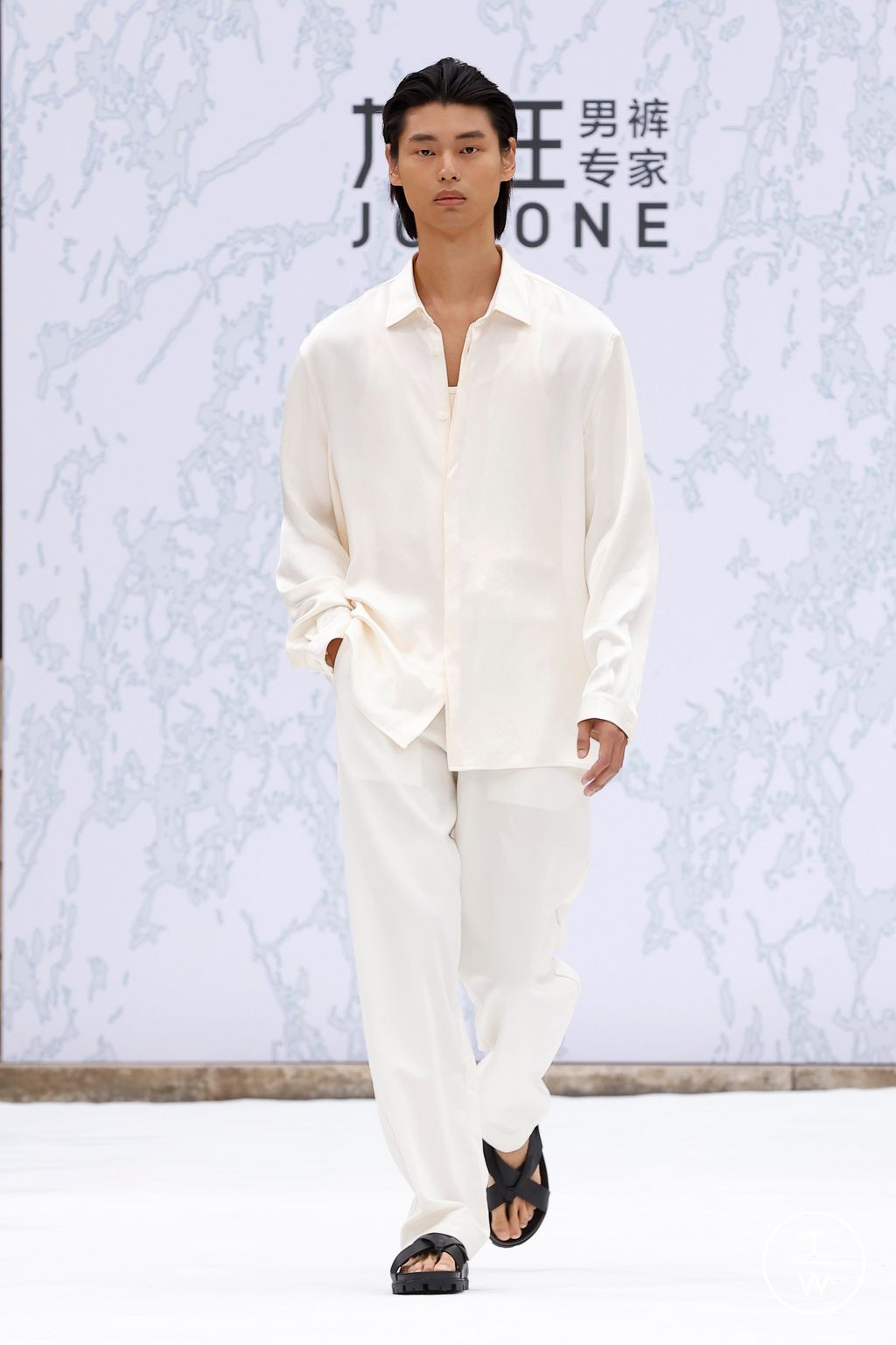 Fashion Week Paris Spring-Summer 2025 look 7 de la collection JOEONE menswear